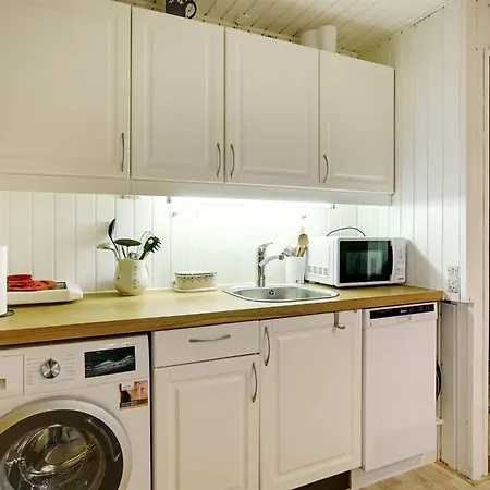 Semesterbostad Aasta - 500m From The Sea By Interhome Præstø